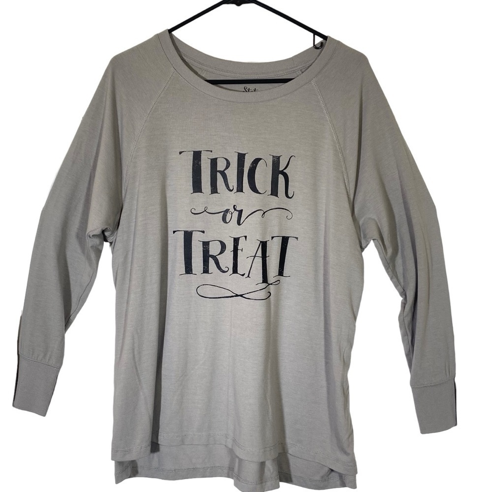 State of Mind women's size Medium Grey Halloween Trick or Treat long sleeve tee
